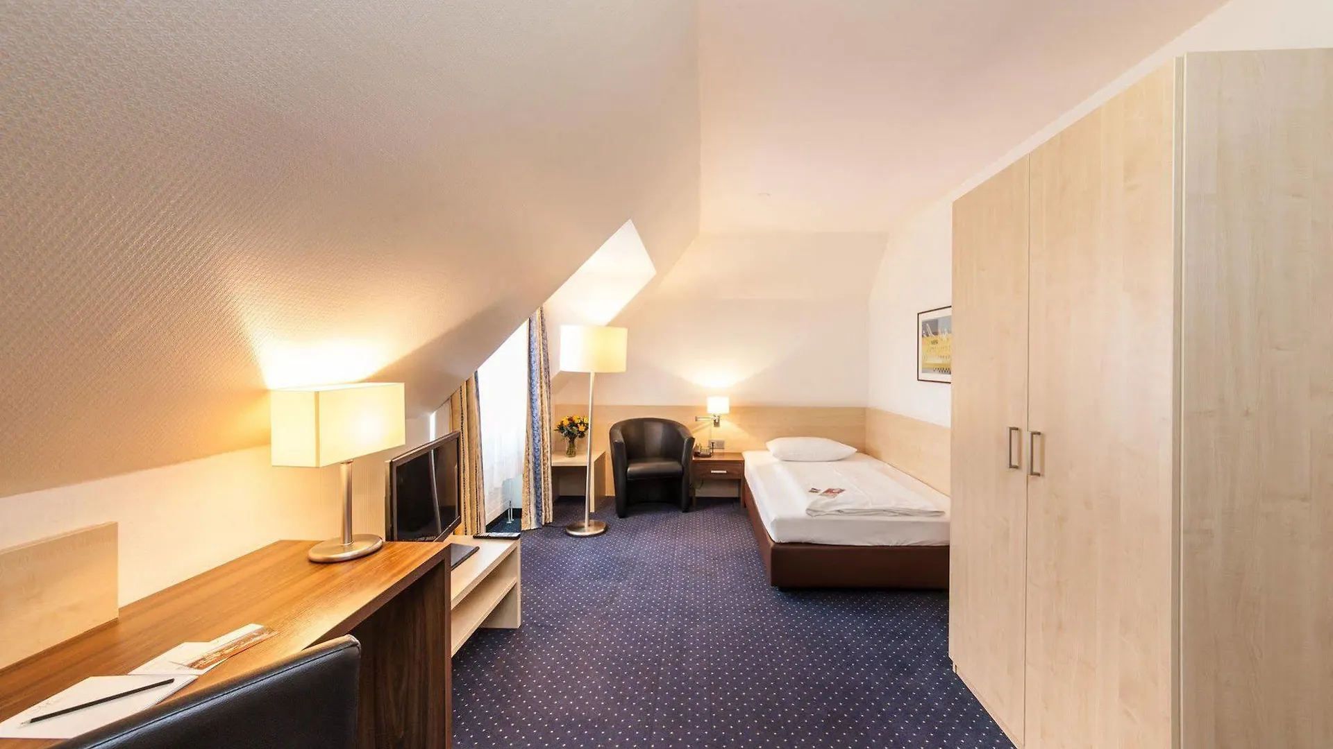 Hotel Mariella Köln 3*,